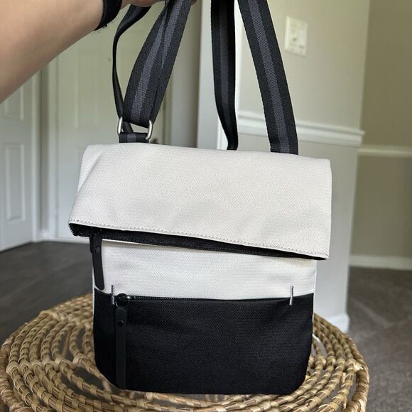 Sherpani Crossbody Foldover Purse Beige Black Neutrals RFID Casual Everyday Bag - Picture 3 of 11